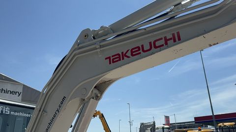 Takeuchi  TB250 - 3X BUCKETS - POWERTILT - 2675 HOURS
