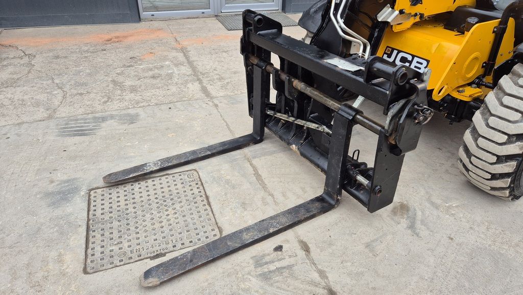 JCB 525-60 HI-VIZ - 2022 YEAR - 965 HOURS - 6M - 2.5 3