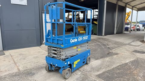 Genie GS1932 - 2017 YEAR - 250 WORKING HOURS