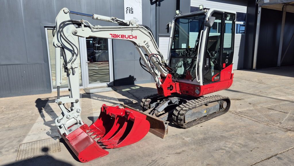 Takeuchi TB230 - POWERTILT - 3X BUCKETS - 2017 YEAR 2