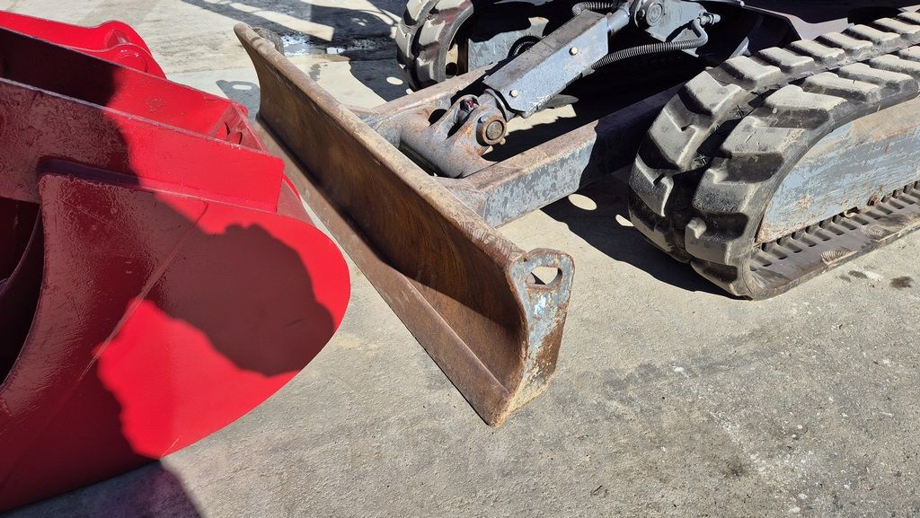 Takeuchi TB230 - POWERTILT - 3X BUCKETS - 2017 YEAR 3