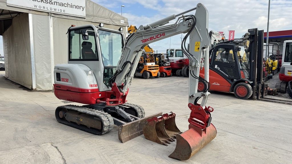Takeuchi TAKEUCHI TB230 - POWERTILT - 3X BUCKETS - 2021 3