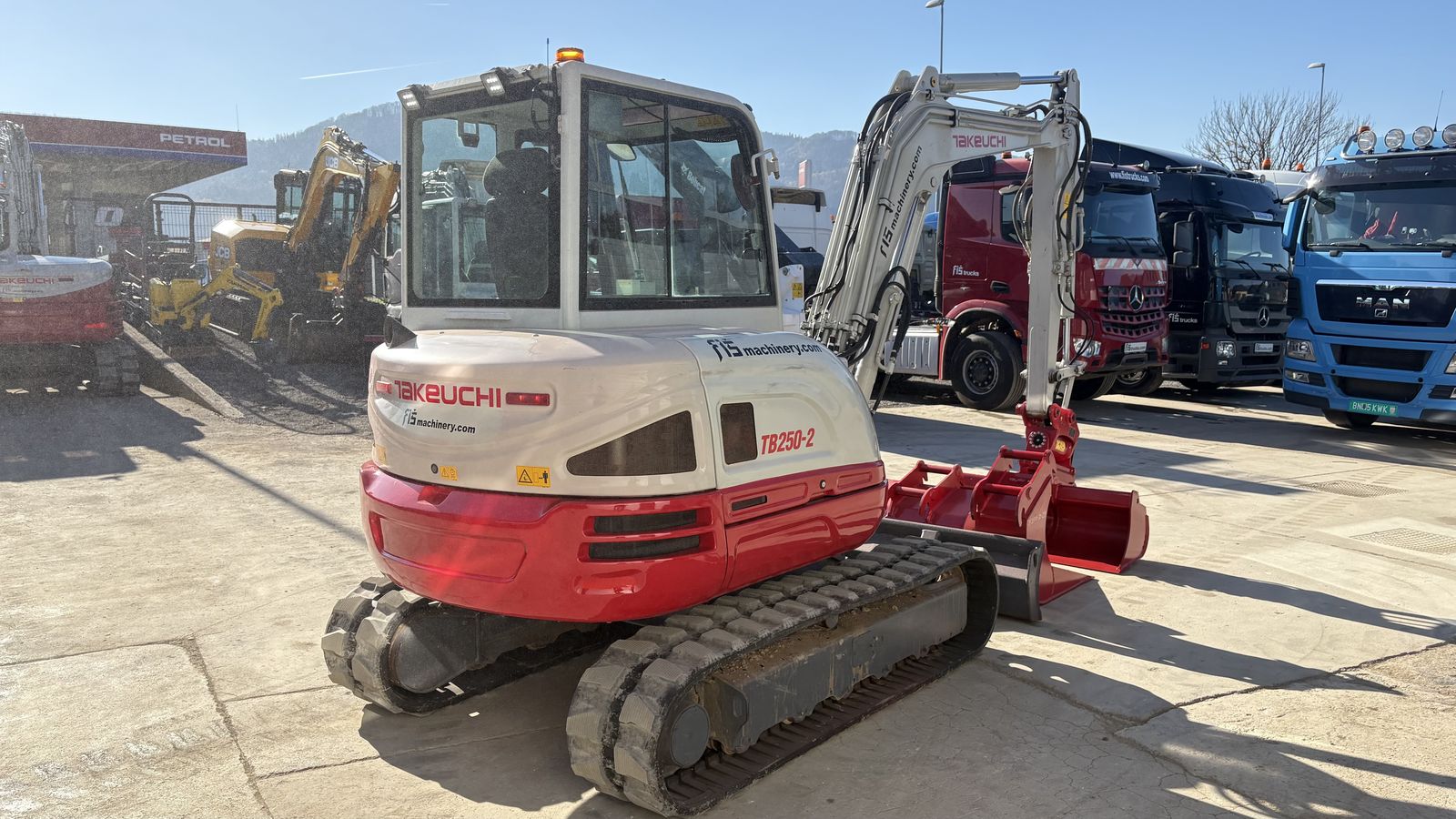 Takeuchi TB250-2 - 2021 YEAR - 1825 HOURS - POWERTILT 3