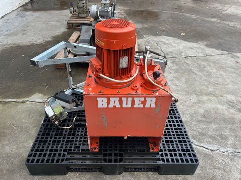 Bauer Hydraulikaggregat-Entmistung