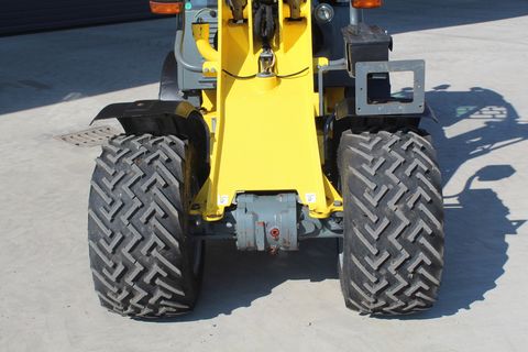 7808-6cff70baa6061a63c200b5be6aa23b04-5702239