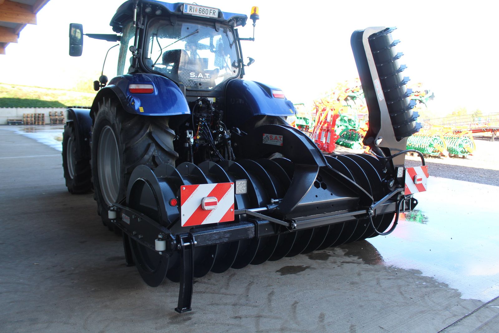 SAT Silowalze mit Seitenverdichtungsarm - 4000Kg 2