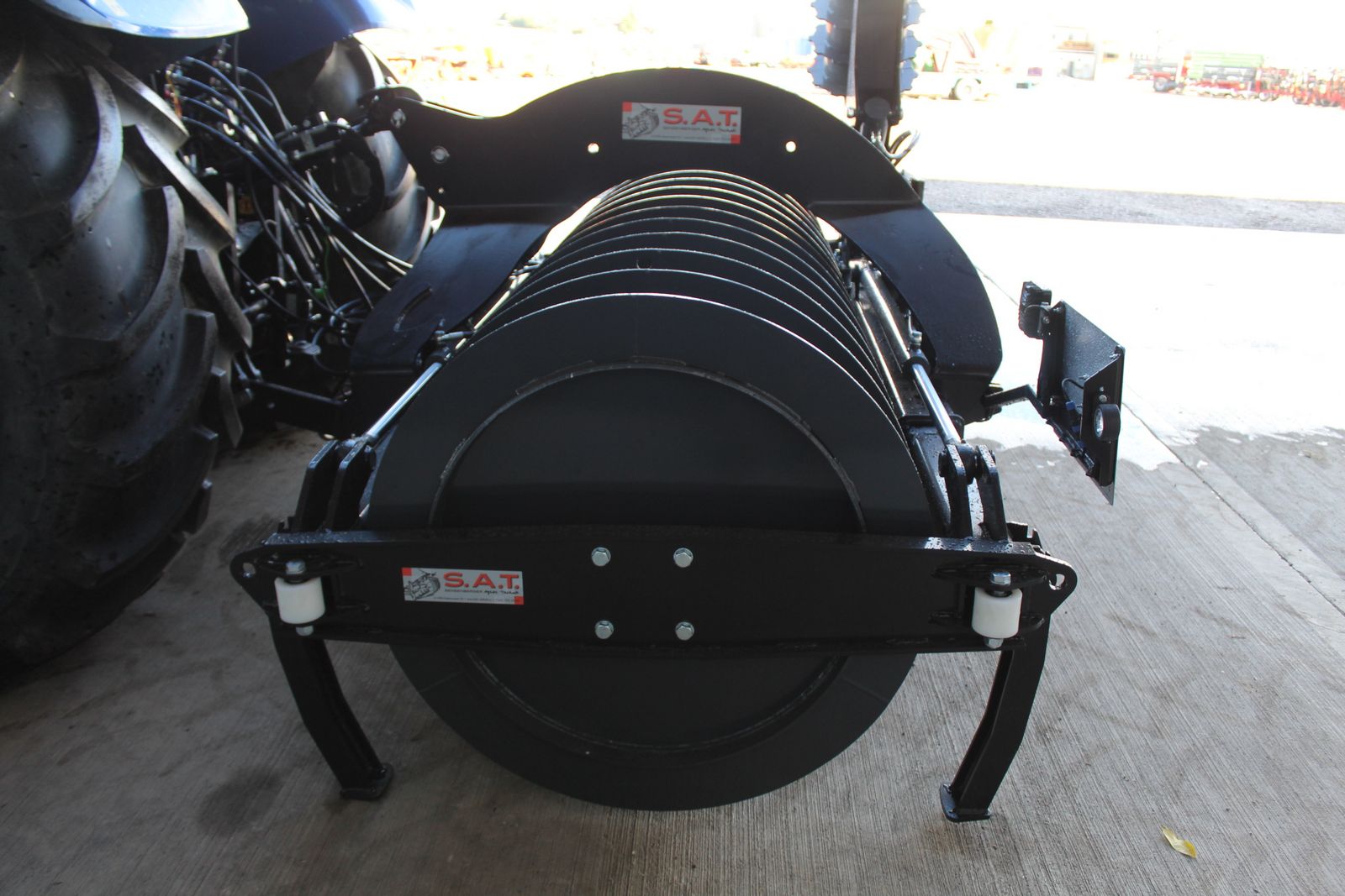 SAT Silowalze mit Seitenverdichtungsarm - 4000Kg 3