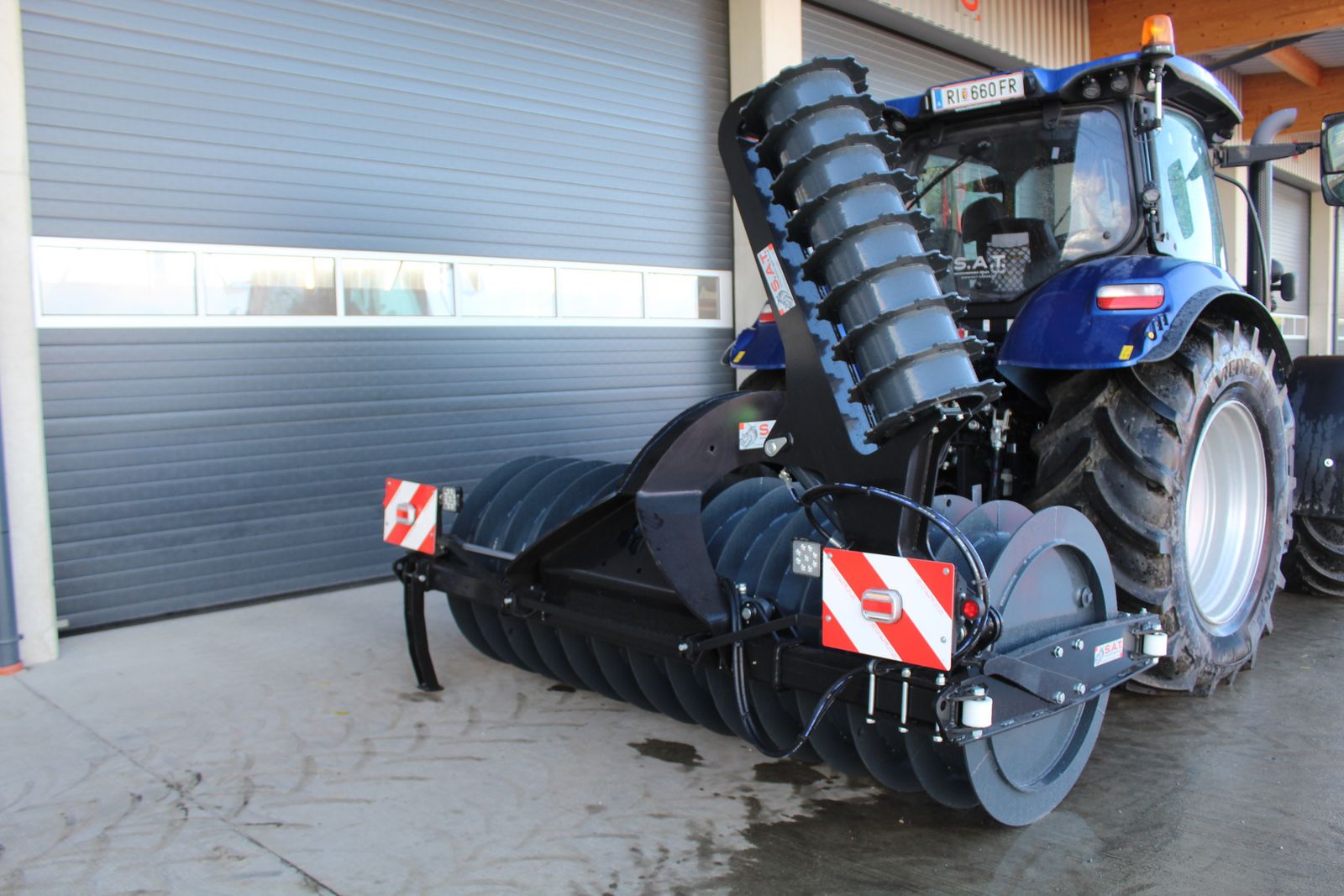 SAT Silowalze mit Seitenverdichtungsarm - 4000Kg 1