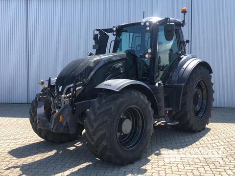 Valtra T 215 D | RTK | UNLIMITED | LED