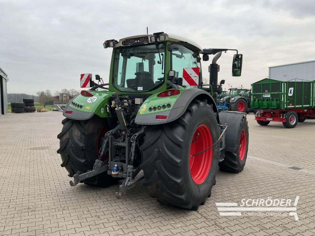 Fendt 724 VARIO S4 PROFI PLUS 2