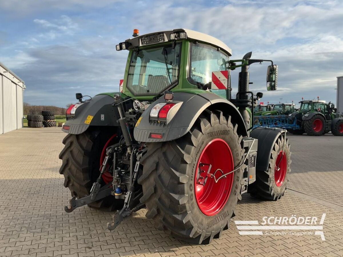 Fendt 826 VARIO S4 PROFI PLUS 2