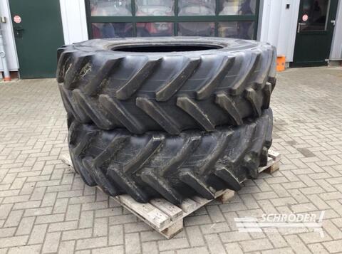 Sonstige 2X 520/85 R38