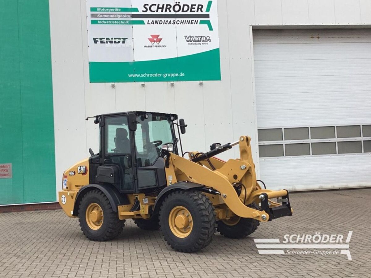 Caterpillar 906 1