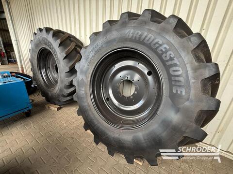 Bridgestone 2X 600/70 R30 + 2X 710/70 R42