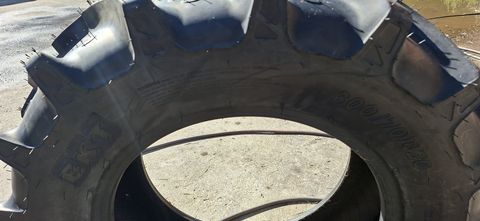 BKT 300/70R20 AGRIMAX