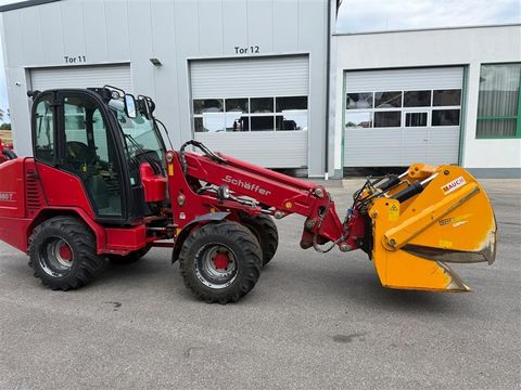 Schäffer 4580 T mit Kabine