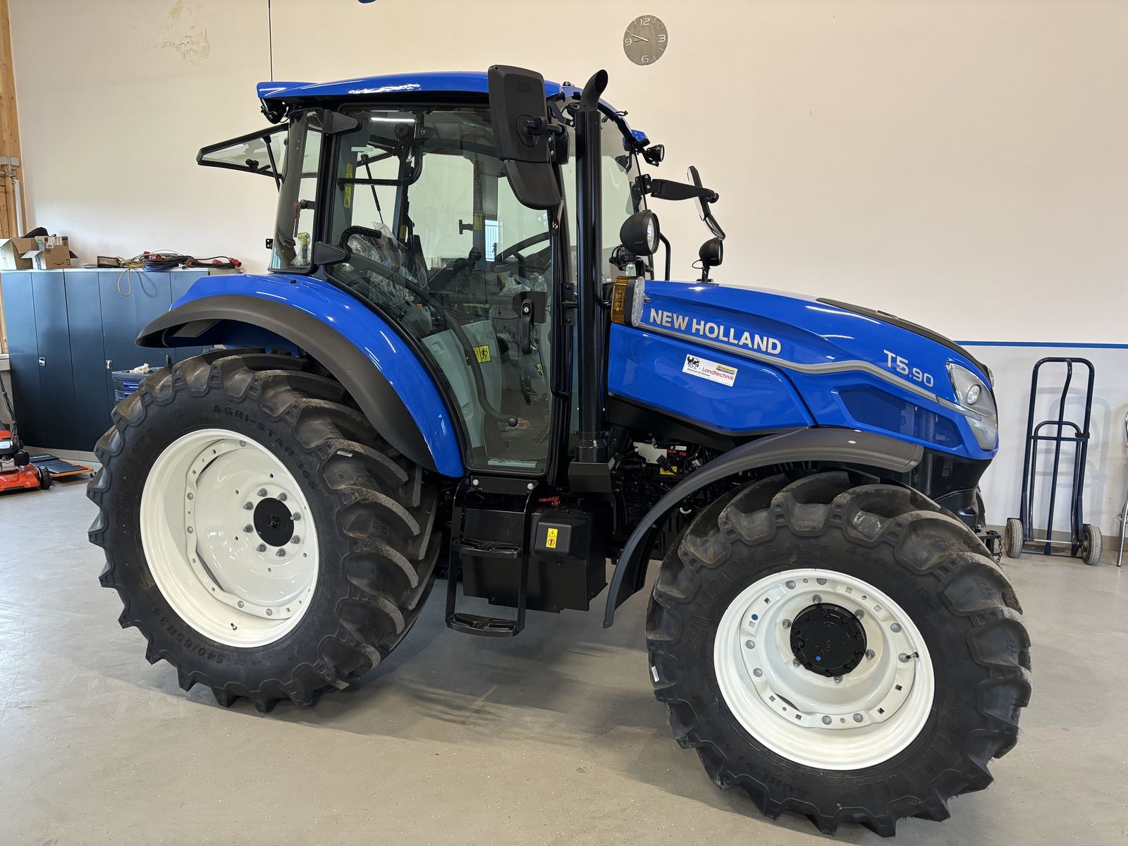 New Holland T5.90 Dual Command 2