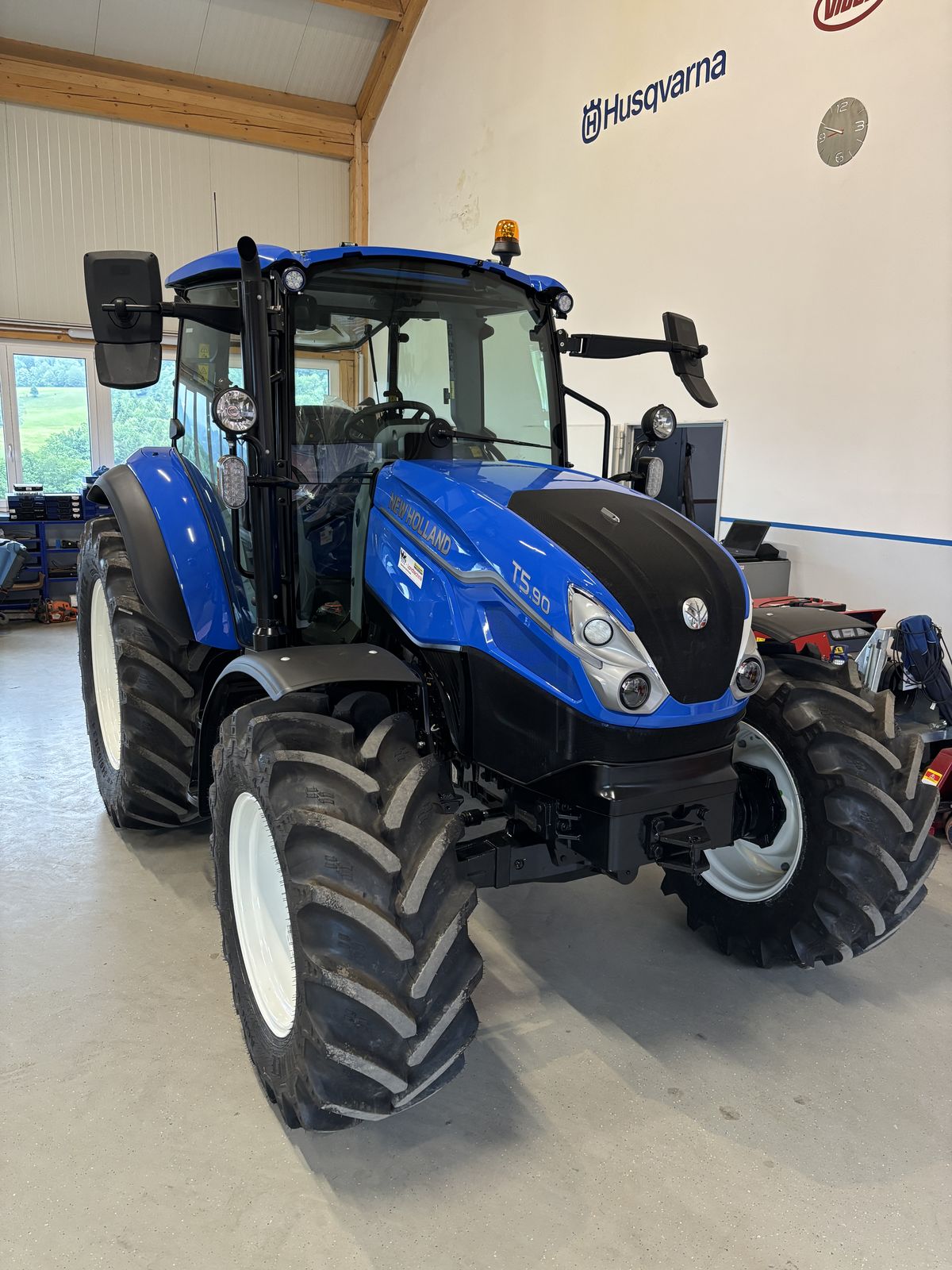 New Holland T5.90 Dual Command 3