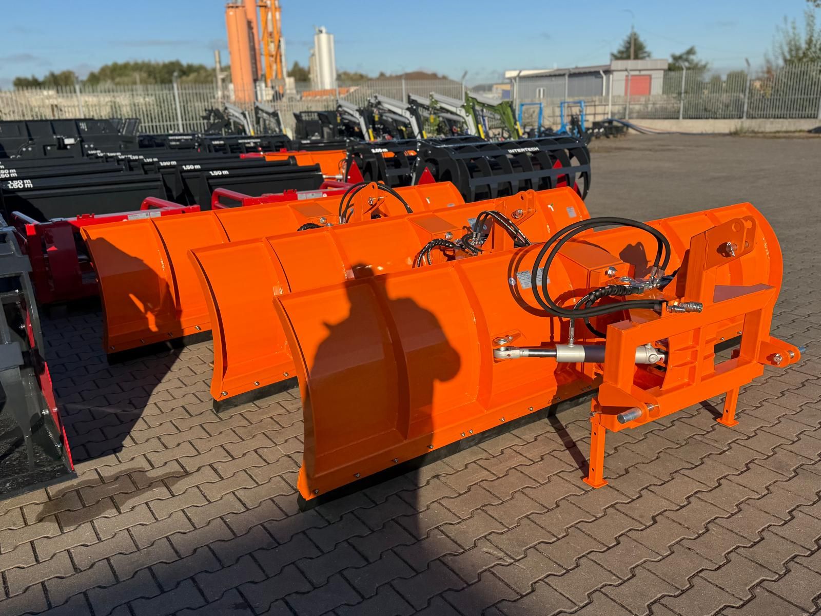 Intertech Schneeschild, Schneeplfuge, Streuer, Lieferung f 1