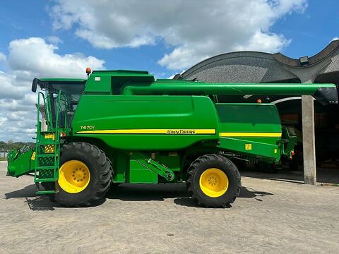 John Deere T670I