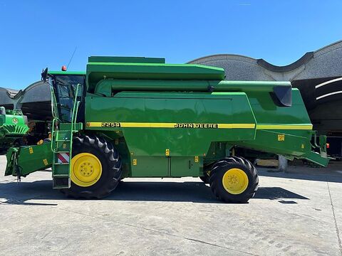 John Deere 2254