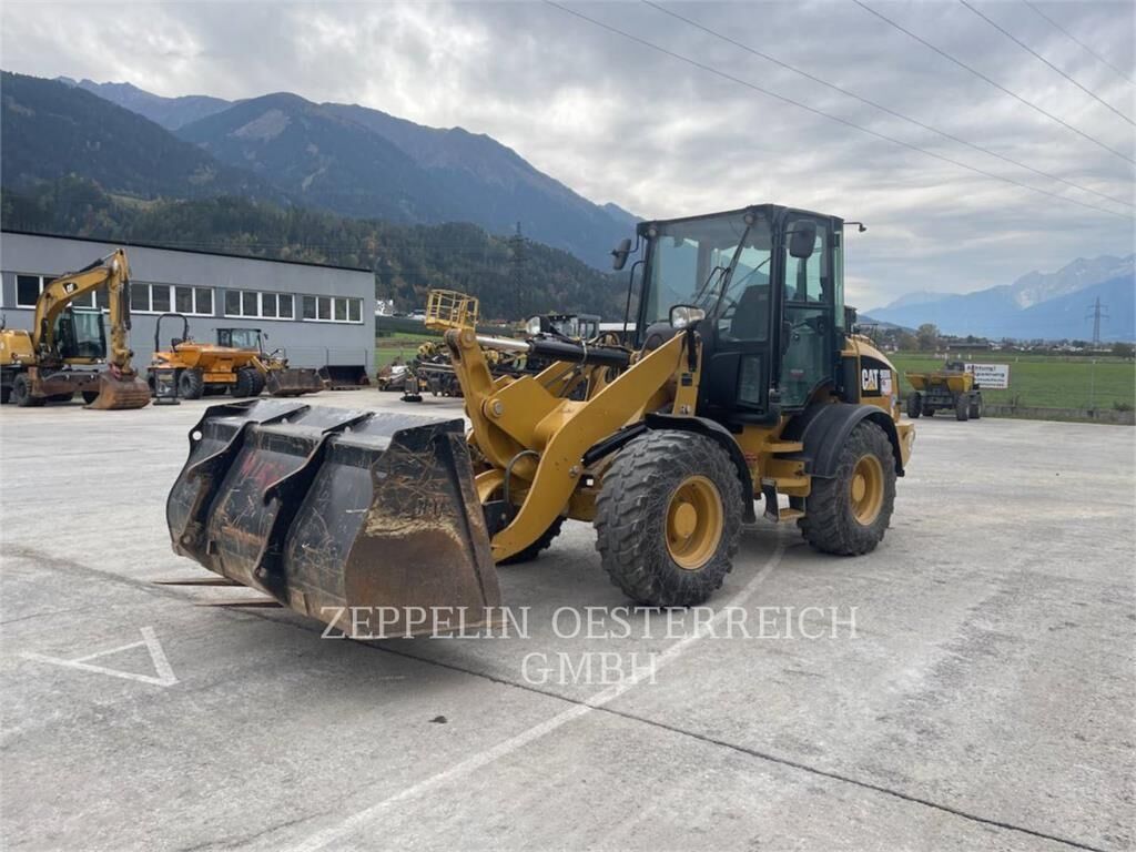 CAT 908M 2