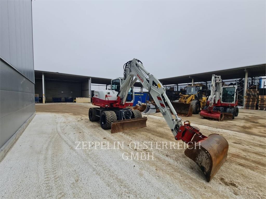 Takeuchi TB295W 3