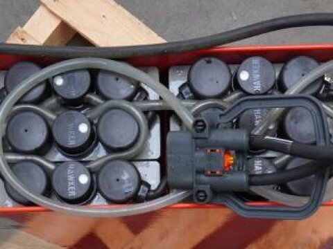 24 Volt 2 PzB 200 Ah 3