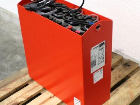 24 Volt 3 PzB 225 Ah 1