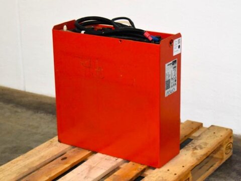 Sonstige 24 Volt 2 PzS 250 Ah