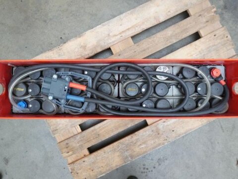 24 Volt 2 PzB 150 Ah 3