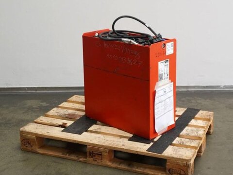 Sonstige 24 Volt 3 PzS 375 Ah