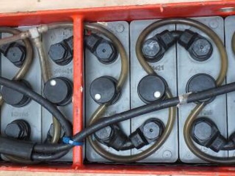 24 Volt 3 PzS 375 Ah 3