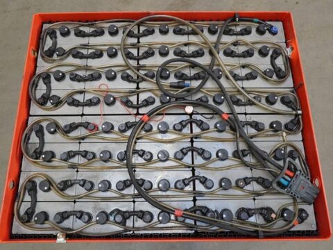 80 Volt 5 PzS 625 Ah 3