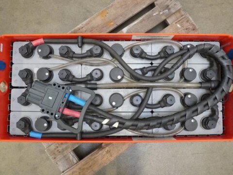 24 Volt 3 PzS 360 Ah 3