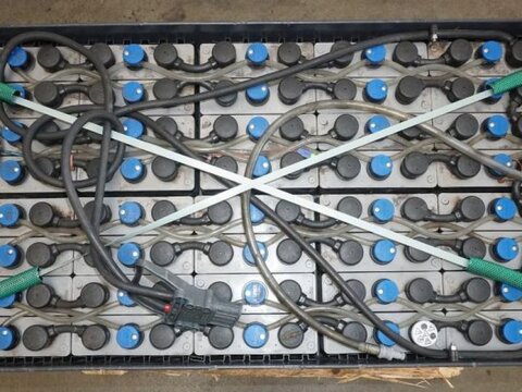 80 Volt 3 PZM 465 Ah 3