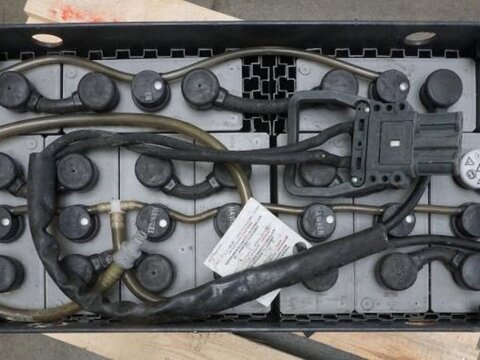 24 Volt 4 PzS 500 Ah 3