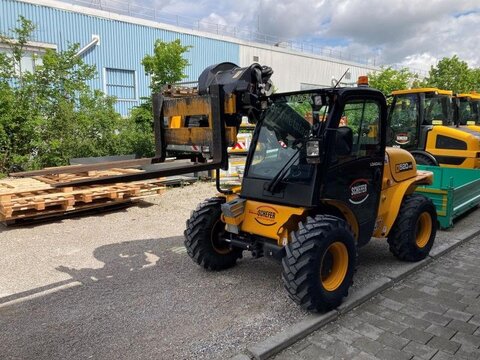 JCB 520-40