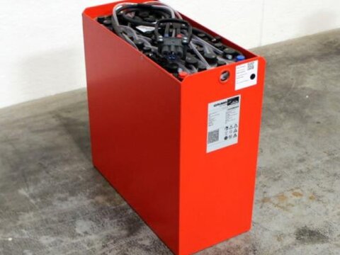 24 Volt 3 PzS 375 Ah 1