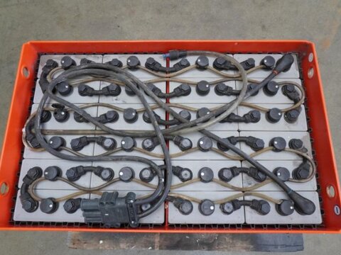 48 Volt 4 PzS 620 Ah 3