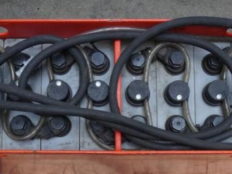 24 Volt 3 PzS 375 Ah 3