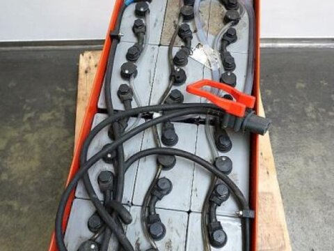 24 Volt 6 PzS 750 Ah 3
