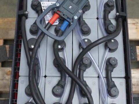 24 Volt 4 PzS 500 Ah 3