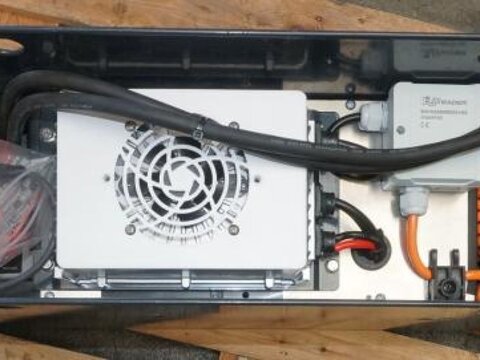 24 Volt  140 Ah 3