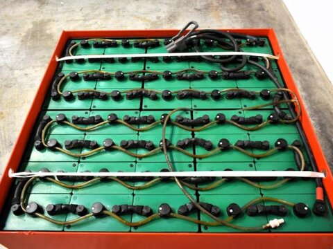 80 Volt 6 PzS 930 Ah 3