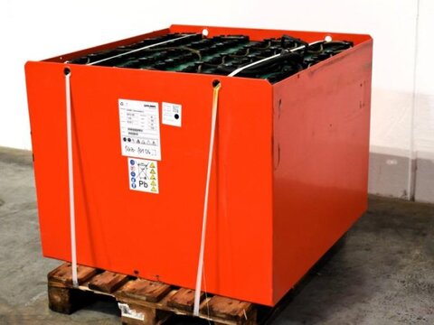 Sonstige 80 Volt 6 PzS 930 Ah