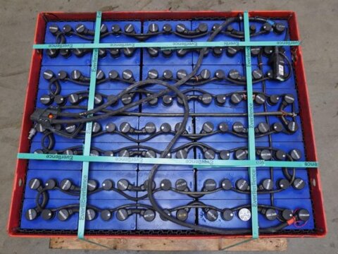 80 Volt 5 PzQ 690 Ah 3