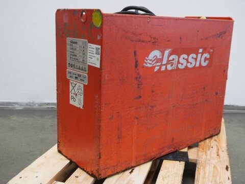 Sonstige 24 Volt 5 PzS 575 Ah