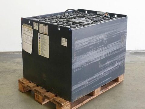 Sonstige 80 Volt 5 PzS 775 Ah