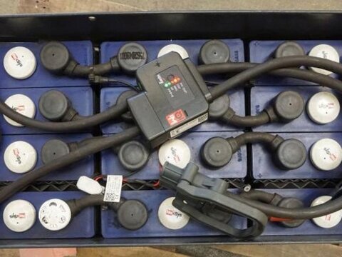 24 Volt 3 NXS 351 Ah 3